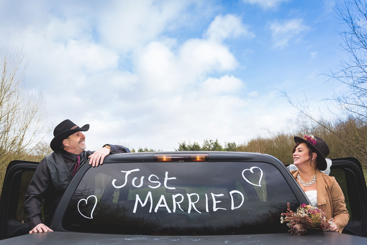 how to announce your wedding